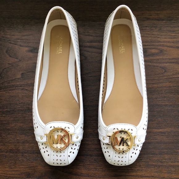 Michael Kors Shoes - Michael Kors White Leather Flats. Size 9.